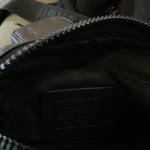 Coach C9836 Blk w/ trim…NEW…Never Used…Coin Purse Still Attached - Picture 6 of 9